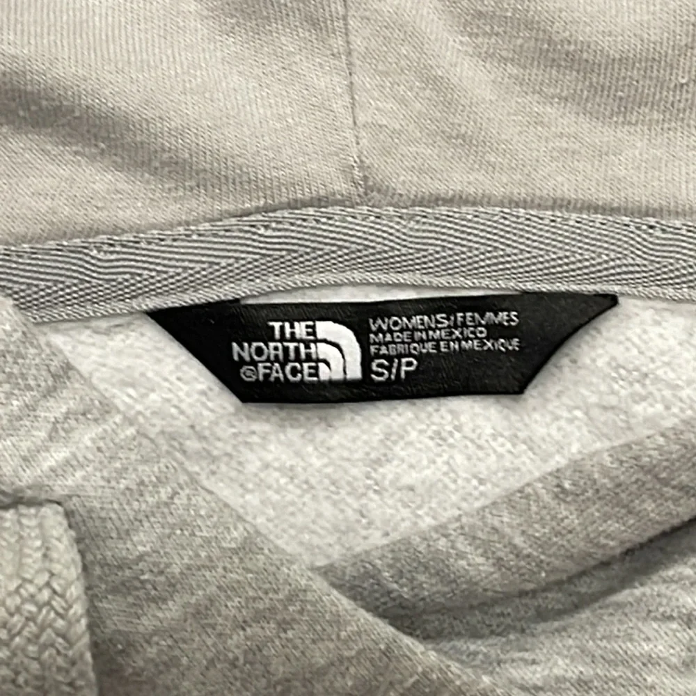 The North Face Blue Decal Ombré Logo Hoodie. Small - Picture 4 of 6